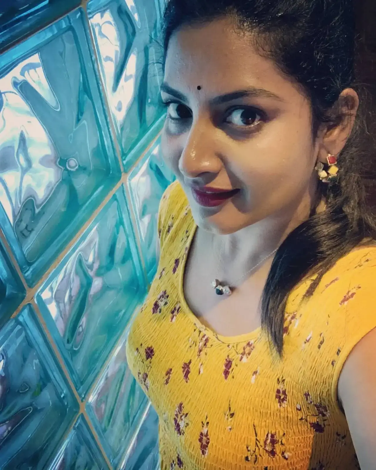 Indian TV Girl Pallavi Ramisetty in Yellow Saree